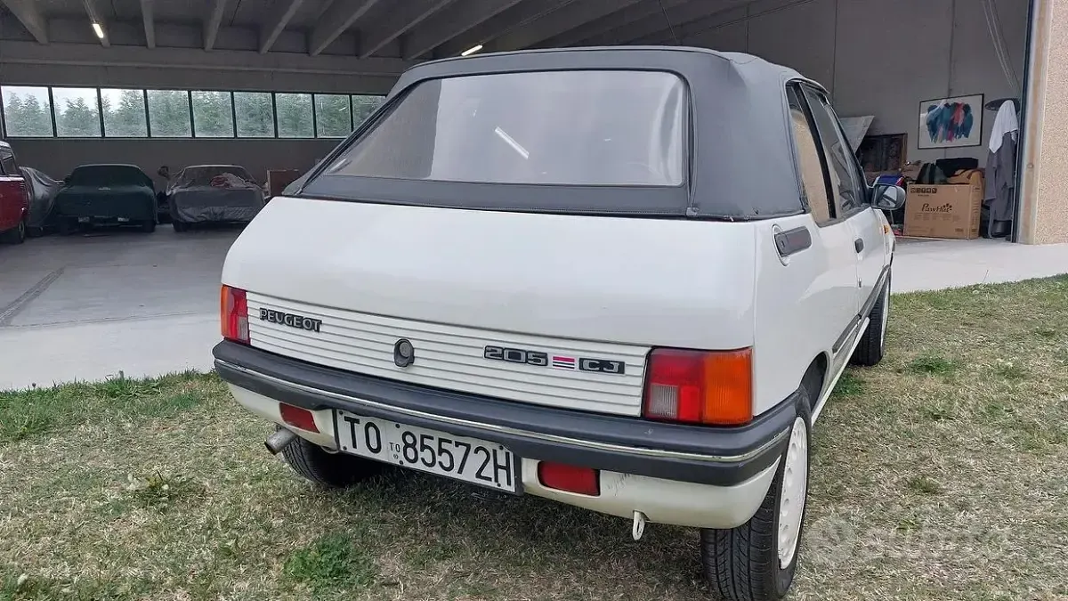 Usata Peugeot 205 54 CV (39 kW) 1988 Bianco Cabrio