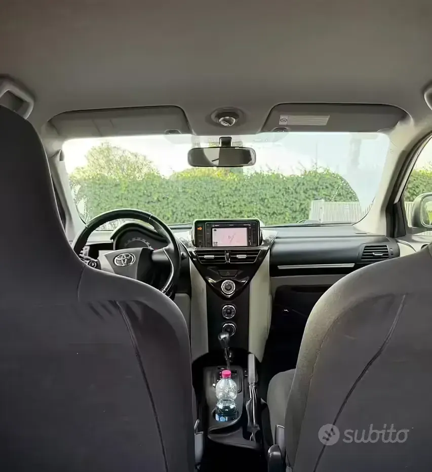Usata Toyota iQ 68 CV (50 kW) 2012 Utilitaria