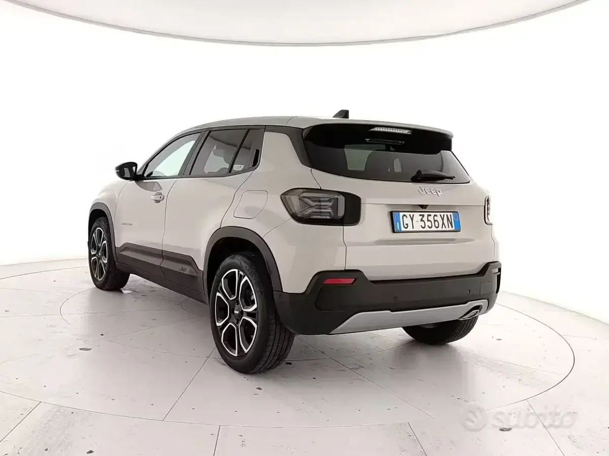 Usata Jeep Avenger Summit 101 CV (74 kW) 2025 Beige SUV