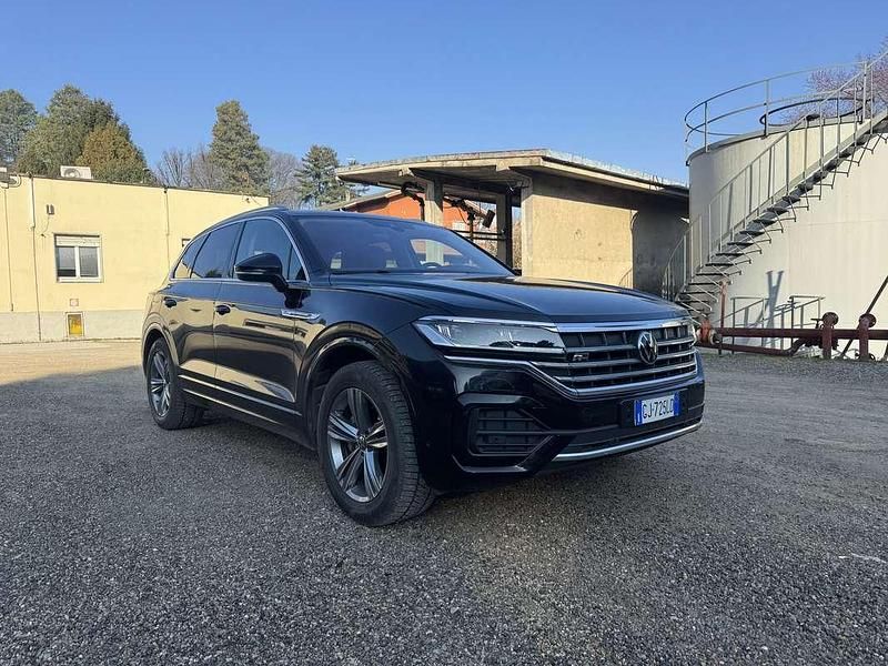 Usata VW Touareg R-line 231 CV (169 kW) 2021 Nero SUV