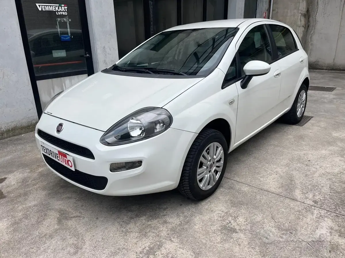 Usata Fiat Grande Punto 69 CV (50 kW) 2012 Utilitaria