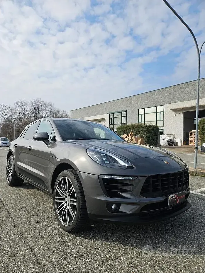 Usata Porsche Macan 252 CV (185 kW) 2018 Grigio SUV