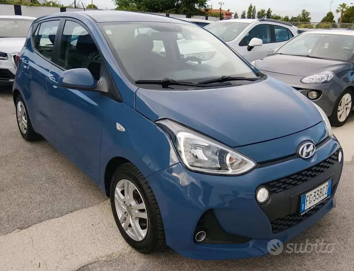Usata Hyundai i10 66 CV (48 kW) 2017 Blu Utilitaria