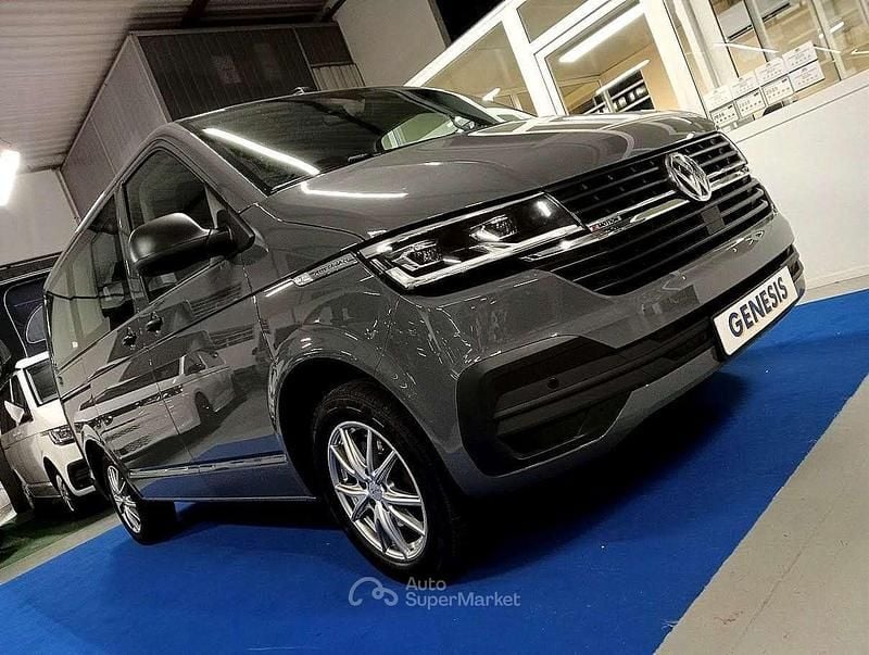 Grigio puro Usata 2021 VW Multivan Furgone | 47.850 € (Buon prezzo) - Immagine 1/4