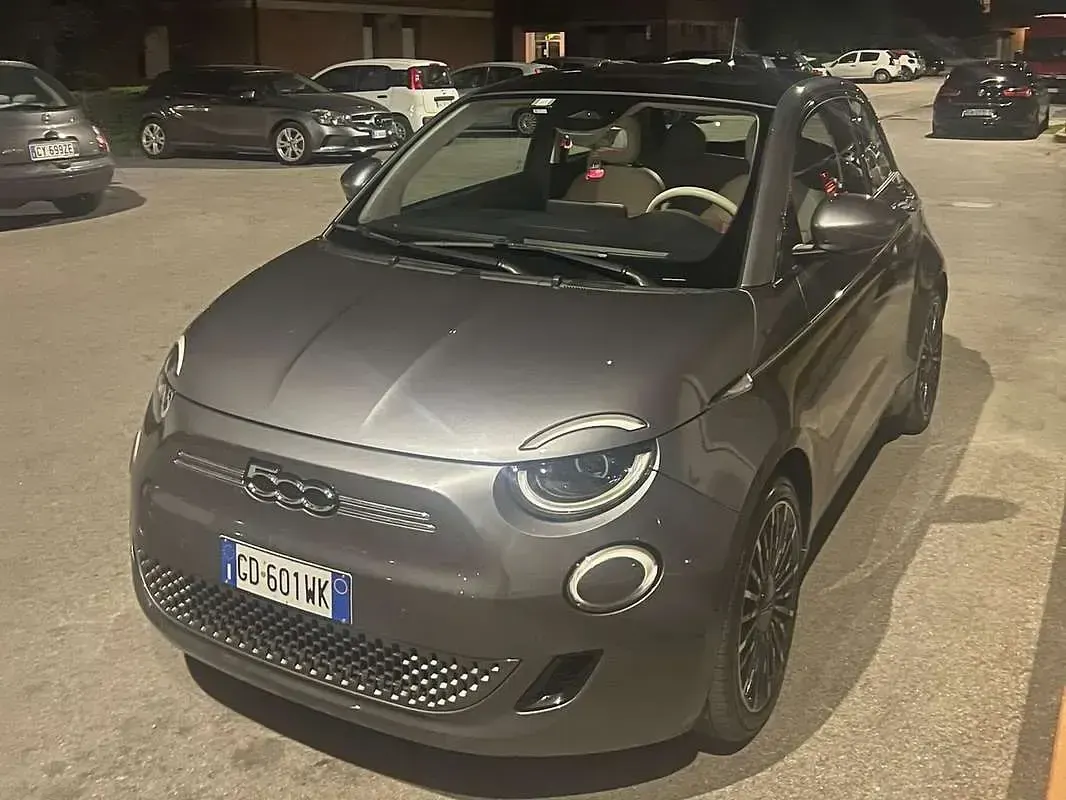 Usata Fiat 500e La Prima 42 kW (58 CV) 2021 Grigio Utilitaria