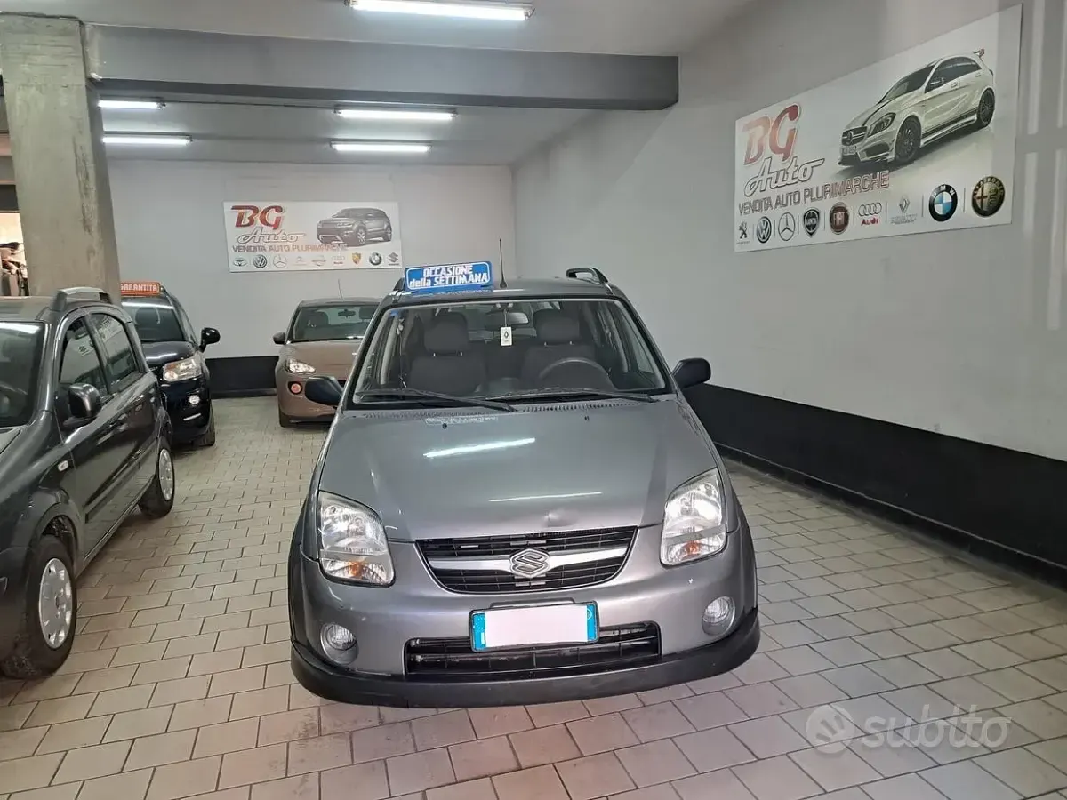 Usata Suzuki Ignis 94 CV (69 kW) 2005 Grigio Utilitaria