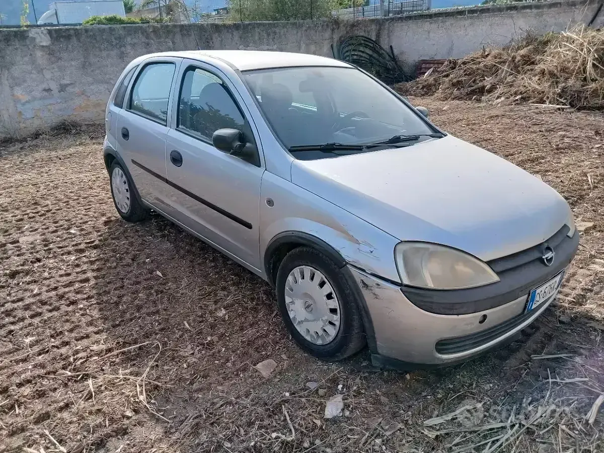 Usata Opel Corsa 65 CV (47 kW) 2001 Utilitaria