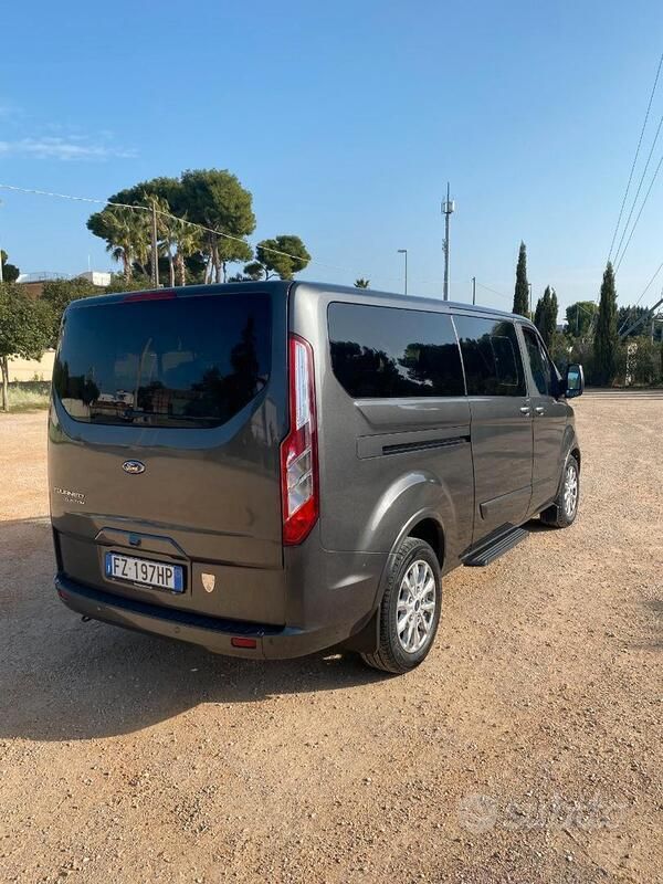 Usata Ford Tourneo Custom S 188 CV (138 kW) 2020 Grigio Furgone