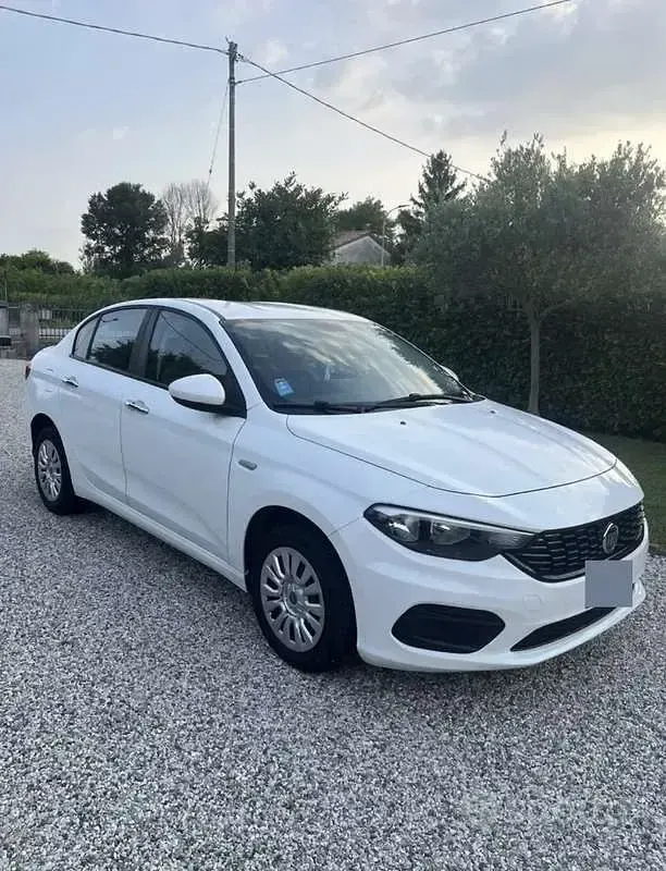 Usata Fiat Tipo Easy 95 CV (69 kW) 2018 Bianco Berlina