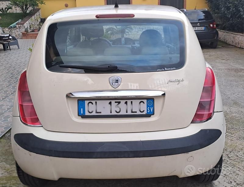 Usata Lancia Ypsilon 70 CV (51 kW) 2004 Utilitaria