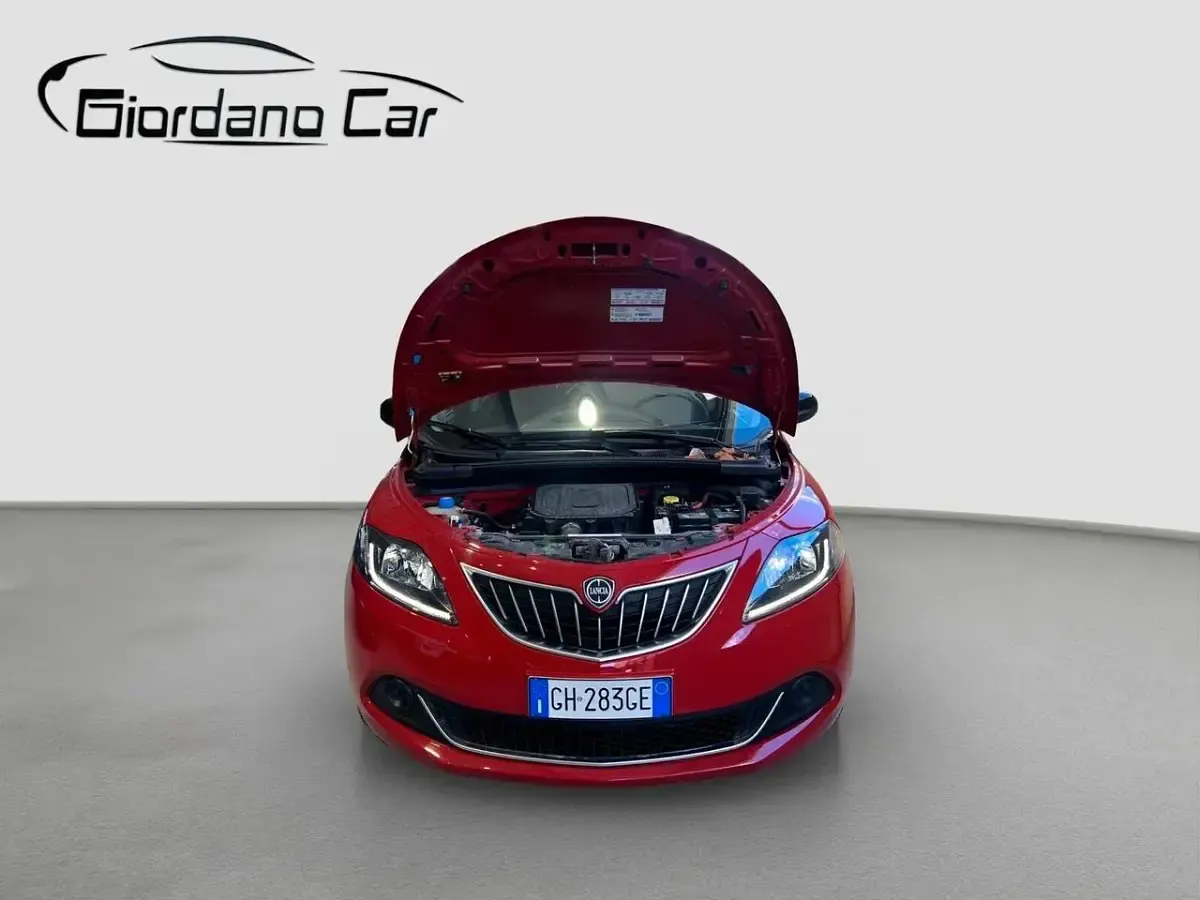 Usata Lancia Ypsilon Silver 69 CV (50 kW) 2022 Rosso Utilitaria