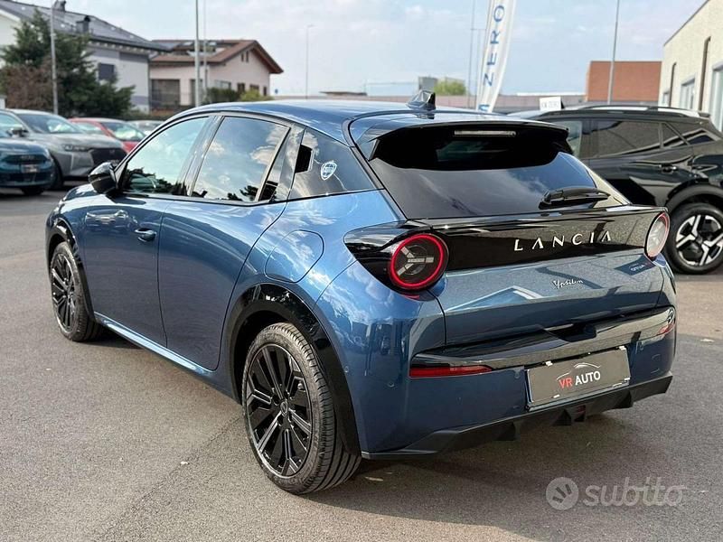 Gebraucht Lancia Ypsilon 61 kW (84 PS) 2024 Blau Kleinwagen