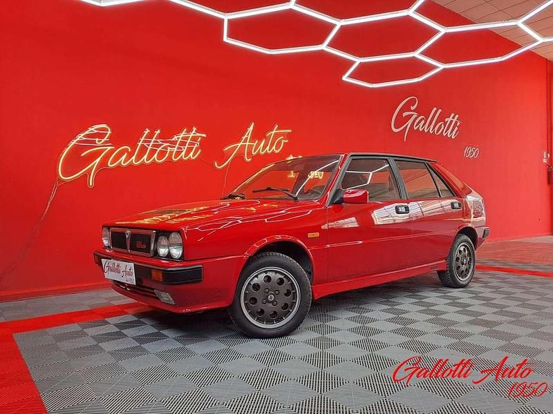 Usata Lancia Delta 140 CV (102 kW) 1990 Rosso Utilitaria