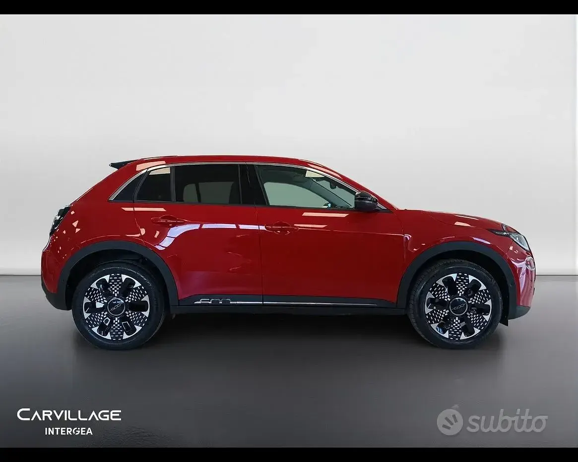 Usata Fiat 600 La Prima 101 CV (74 kW) 2025 Rosso SUV