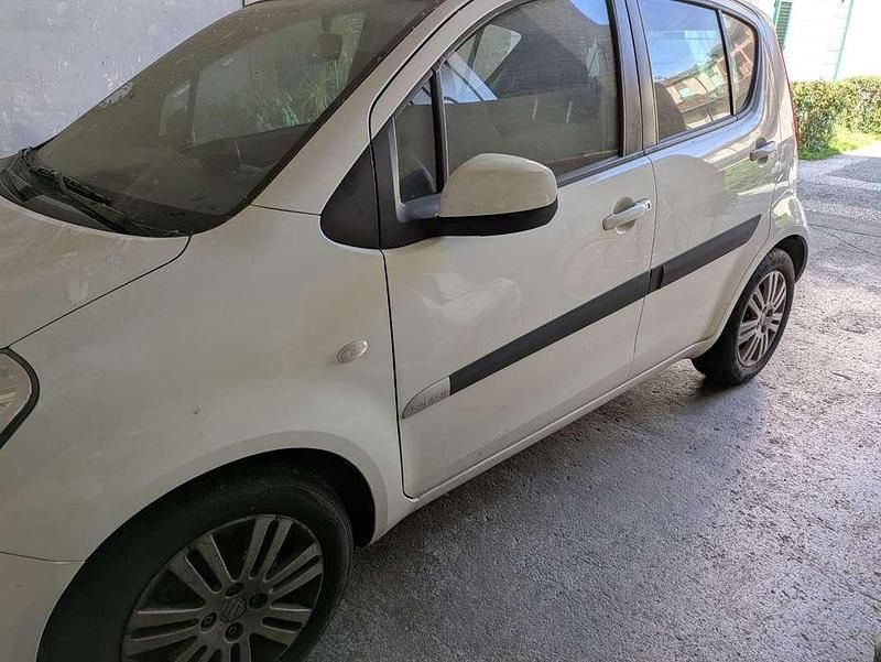 Second-hand Suzuki Splash GLS 94 CP (69 kW) 2014 Alb Hatchback