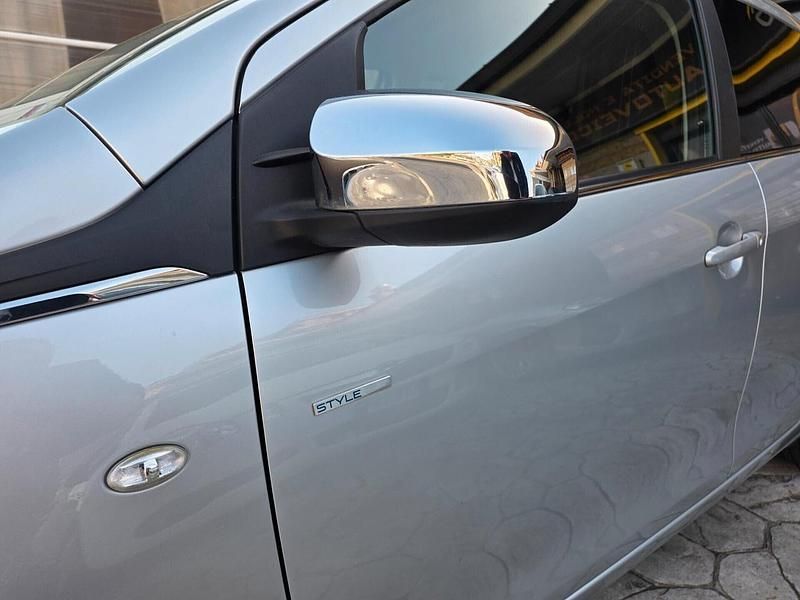 Usata Peugeot 108 69 CV (50 kW) 2018 Argento Berlina