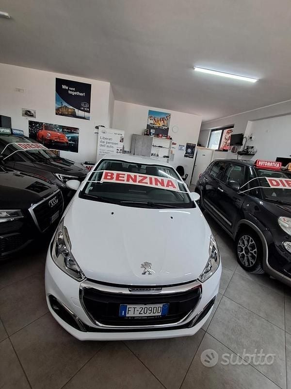 Usata Peugeot 208 Allure 82 CV (60 kW) 2018 Bianco Utilitaria