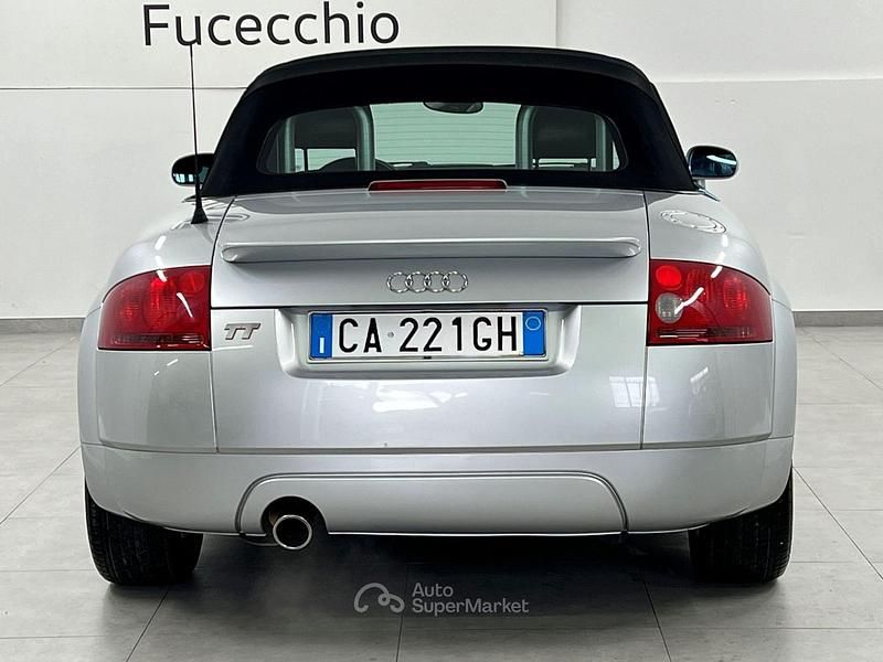 Usata Audi TT 150 CV (110 kW) 2003 Gray Cabrio