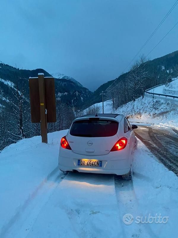 Usata Opel Corsa 80 CV (58 kW) 2009 Utilitaria