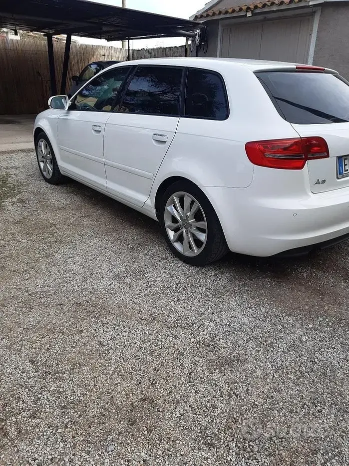 Usata Audi A3 Ambition 105 CV (77 kW) 2011 Utilitaria