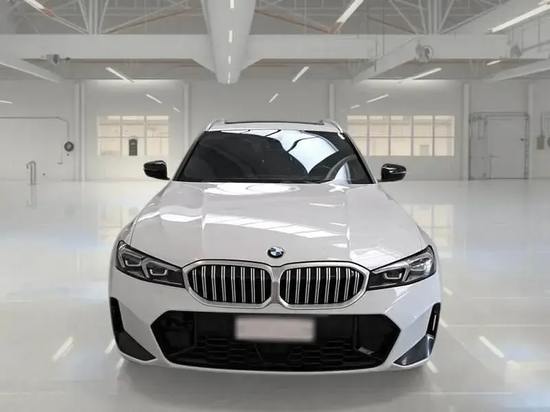 Usata BMW 320e M Sport 190 CV (139 kW) 2023 Bianco Station wagon