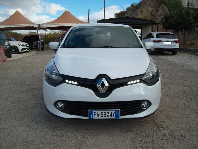 Usata Renault Clio IV Life 73 CV (53 kW) 2015 Bianco Berlina