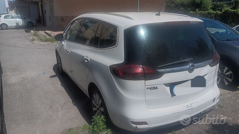 Usata Opel Zafira 150 CV (110 kW) 2013 Bianco Monovolume
