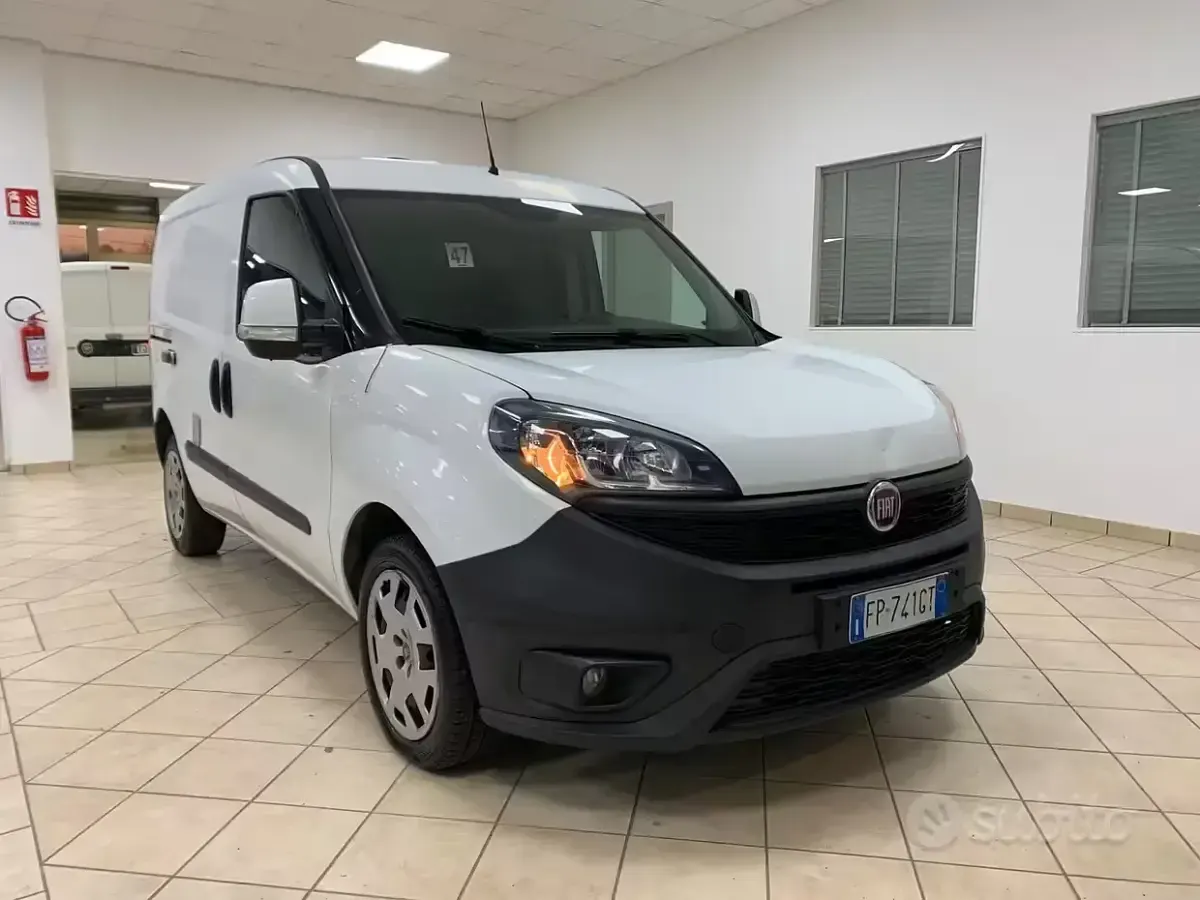 Usata Fiat Doblò 120 CV (88 kW) 2018 Bianco Monovolume