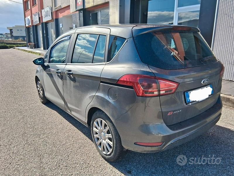 Usata Ford B-MAX 95 CV (69 kW) 2016 Grigio Monovolume