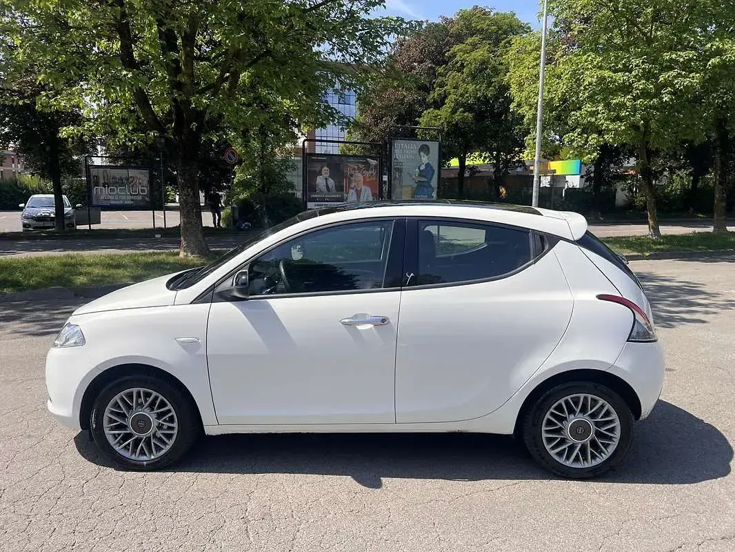 Usata Lancia Ypsilon S 86 CV (63 kW) 2017 Utilitaria