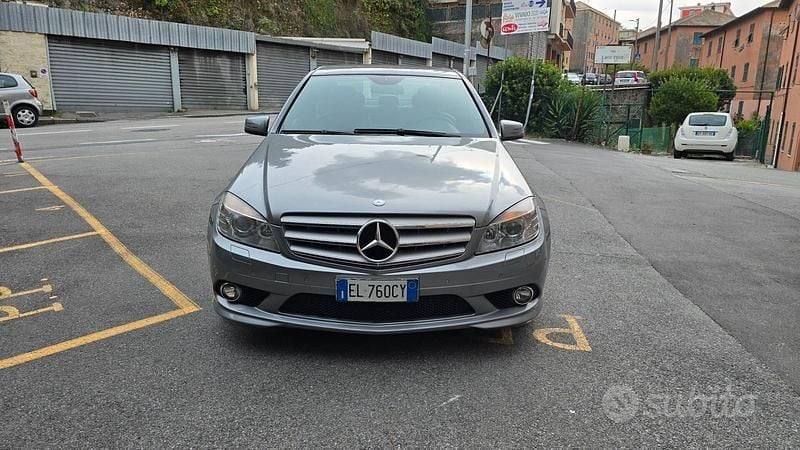 Usata Mercedes C220 Avantgarde 170 CV (125 kW) 2009 Grigio Berlina