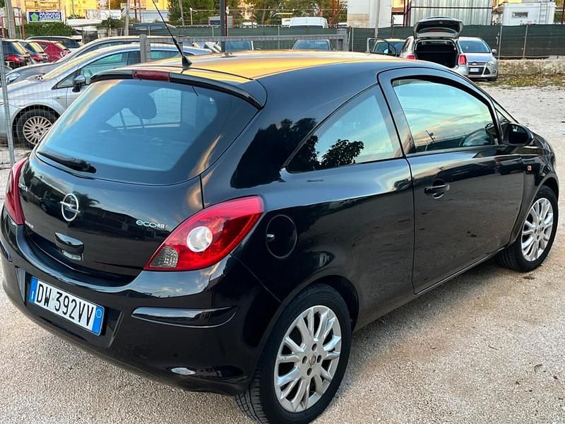 Usata Opel Corsa Club 75 CV (55 kW) 2009 Nero Berlina