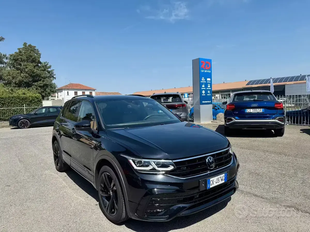 Usata VW Tiguan R-line 150 CV (110 kW) 2022 Nero SUV