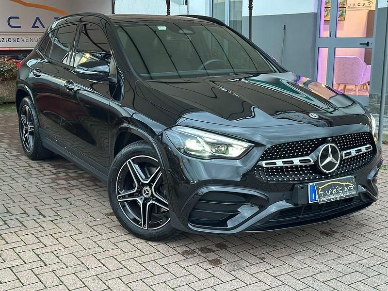 Usata Mercedes GLA200 AMG Line Premium 150 CV (110 kW) 2025 Nero SUV
