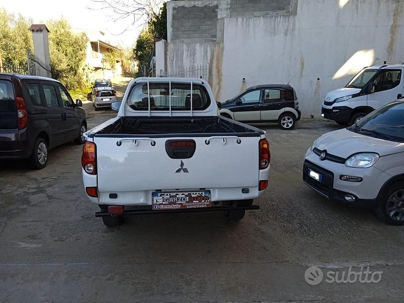 Usata Mitsubishi L200 136 CV (100 kW) 2015 Bianco Pick-up