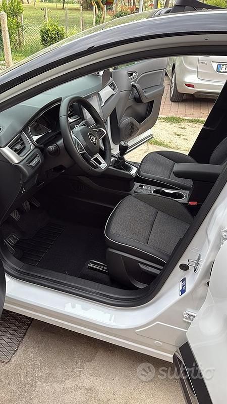 Usata Renault Captur Intens 101 CV (74 kW) 2022 Bianco SUV