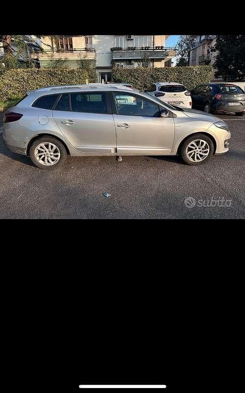 Usata Renault Mégane GrandTour LIMITED 110 CV (80 kW) 2015 Grigio Station wagon