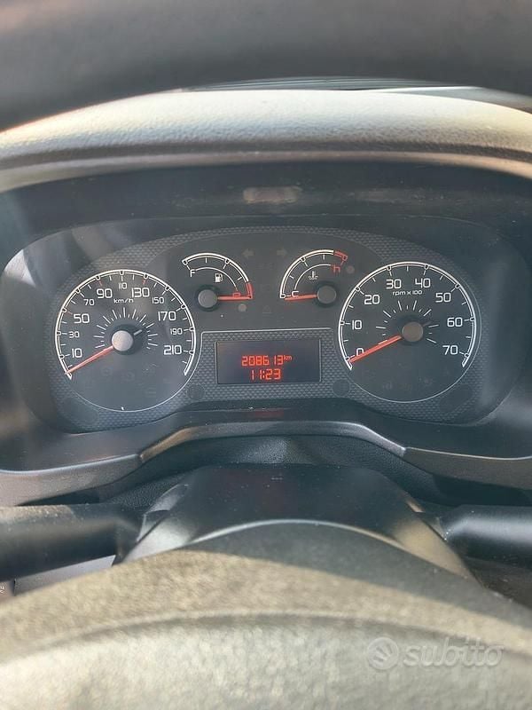 Usata Fiat Qubo Dynamic 77 CV (56 kW) 2012 Grigio Monovolume