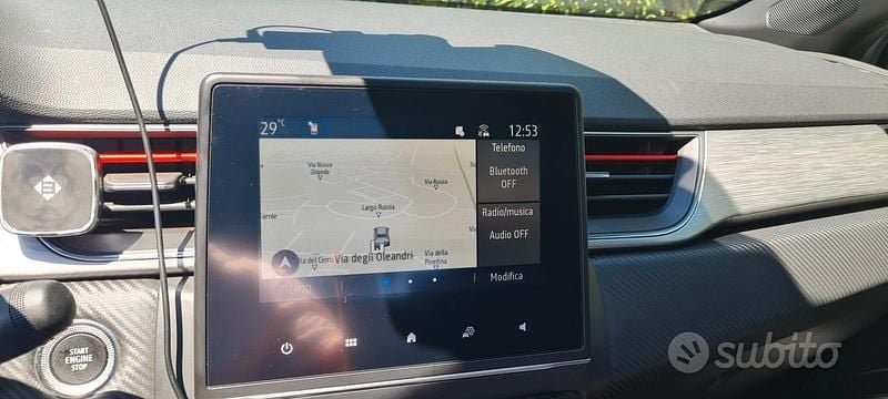 Usata Renault Captur 101 CV (74 kW) 2022 Grigio SUV