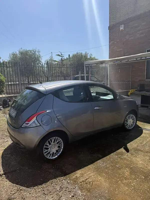 Usata Lancia Ypsilon S 95 CV (69 kW) 2011 Utilitaria