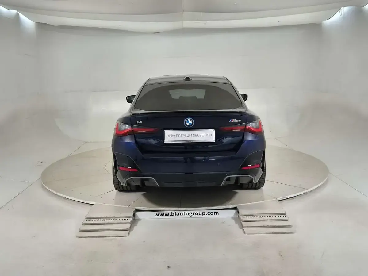 Usata BMW i4 Efficient Dynamics 125 kW (170 CV) 2024 Blu Berlina