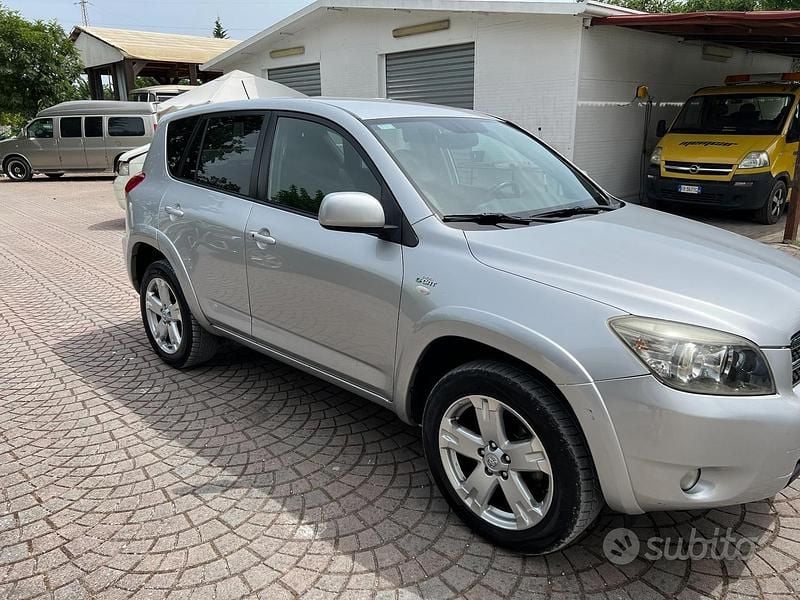 Usata Toyota RAV4 176 CV (129 kW) 2009 Grigio SUV