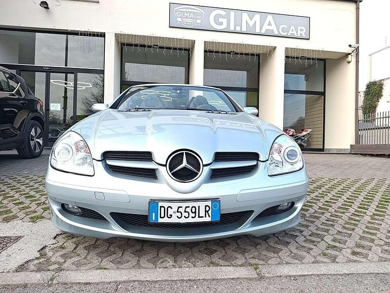 Usata Mercedes SLK200 163 CV (119 kW) 2007 Argento Cabrio
