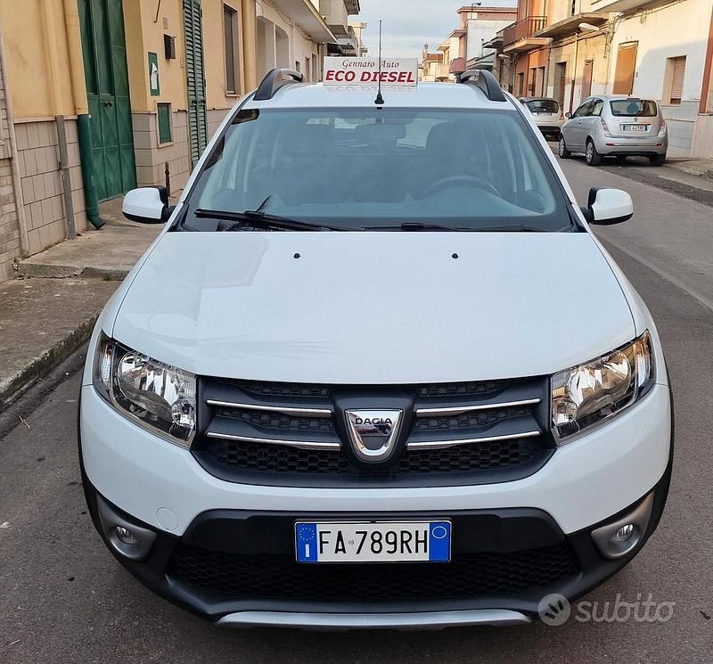 Usata Dacia Sandero Stepway 90 CV (66 kW) 2015 Bianco SUV