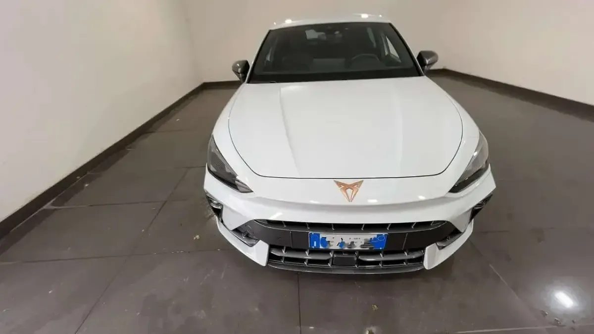 Usata Cupra Leon 150 CV (110 kW) 2025 Bianco Berlina