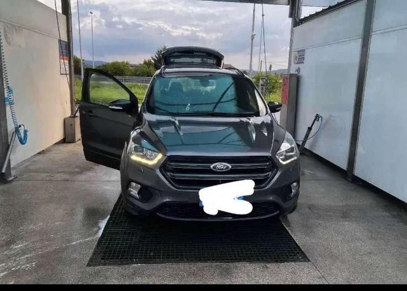 Usata Ford Kuga ST-Line 120 CV (88 kW) 2017 SUV