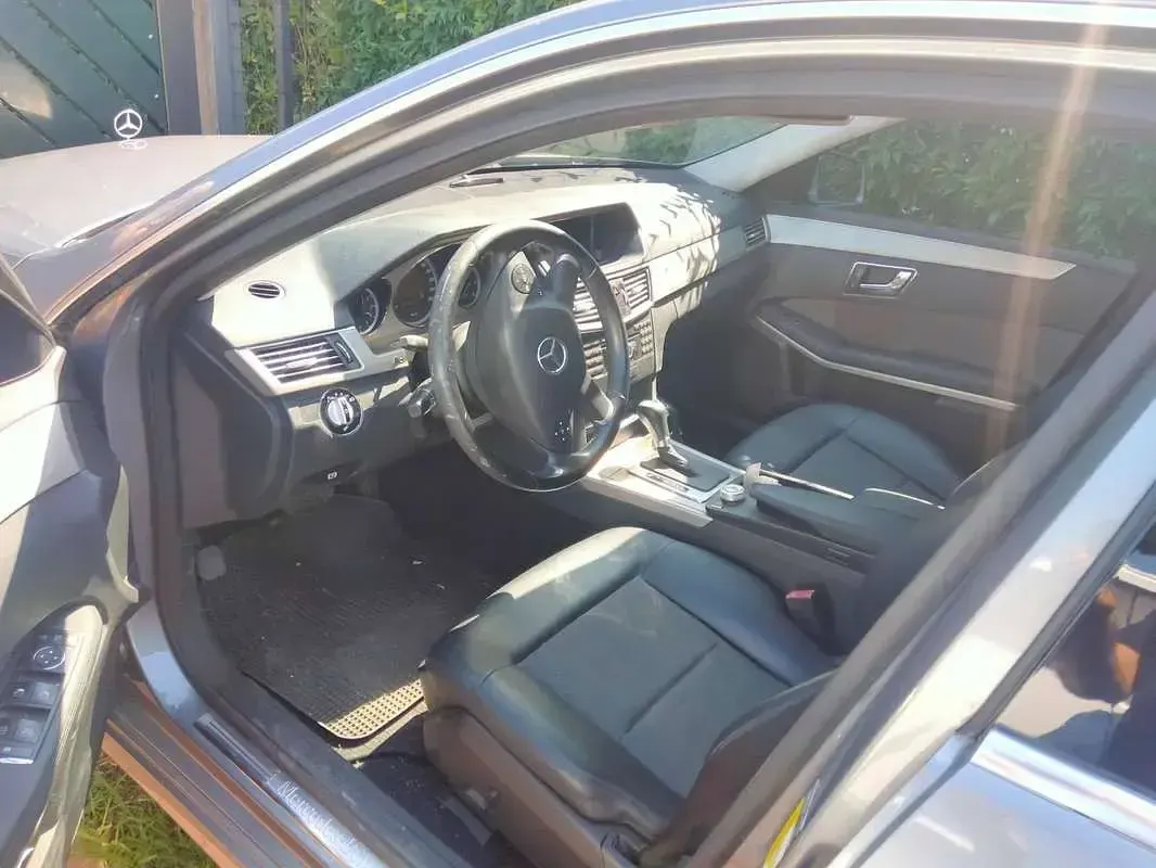 Usata Mercedes E250 Avantgarde 204 CV (150 kW) 2009 Grigio Berlina