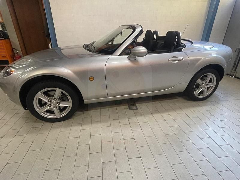 Usata Mazda MX5 126 CV (92 kW) 2008 Argento Cabrio