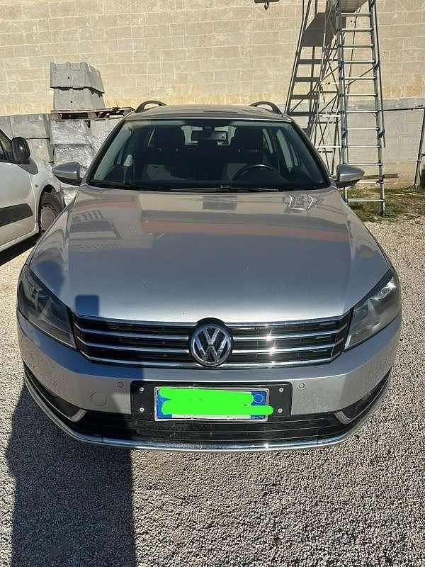 Usata VW Passat Comfortline 105 CV (77 kW) 2013 Grigio Station wagon