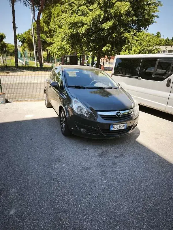 Usata Opel Corsa Club 86 CV (63 kW) 2010 Utilitaria
